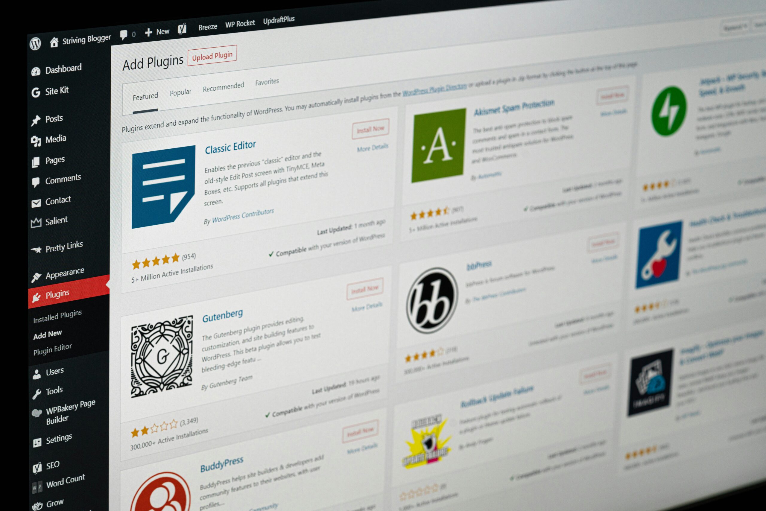 Les 10 plugins WordPress indispensables pour un site performant
